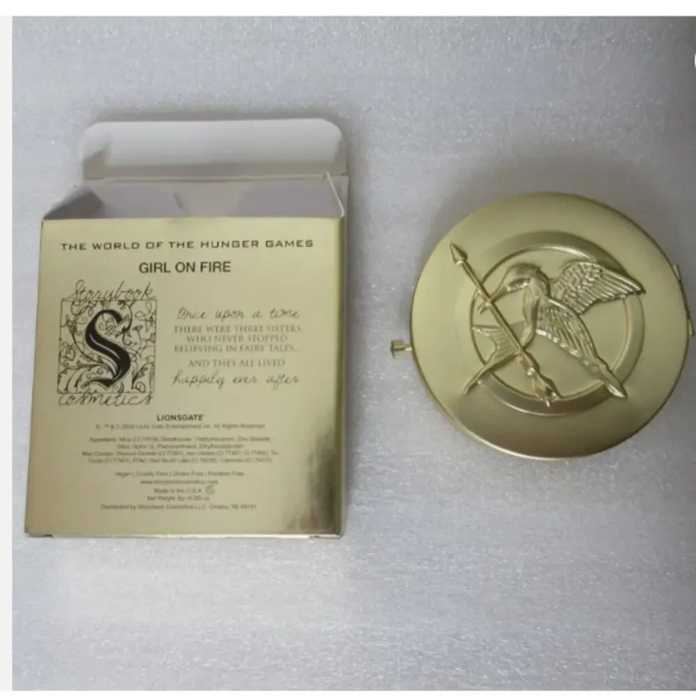 NIB Storybook Cos Girl On Fire Hunger Games Pressed Powder